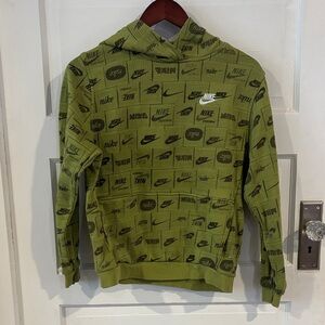 Boys XL Nike Green Logo Pattern Hoodie